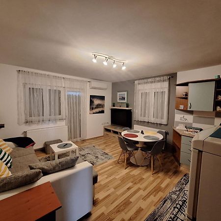 Apartman Trio Maksimir Zagabria Esterno foto