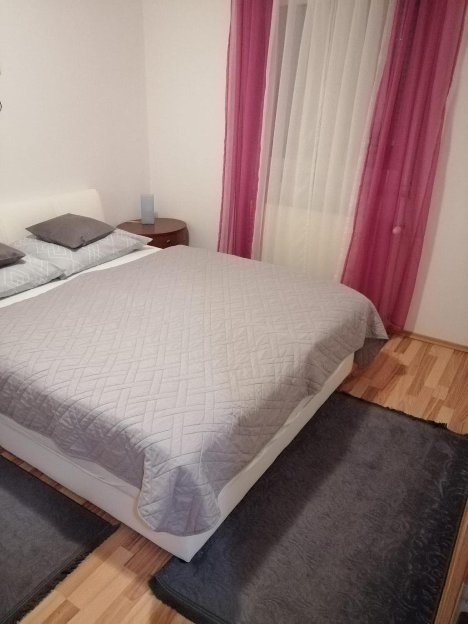 Apartman Trio Maksimir Zagabria Esterno foto