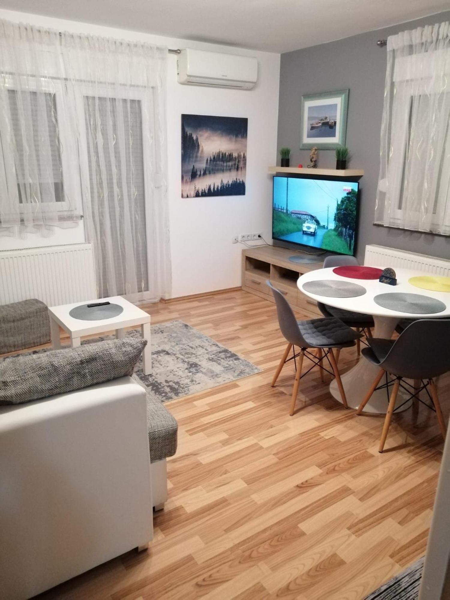 Apartman Trio Maksimir Zagabria Esterno foto