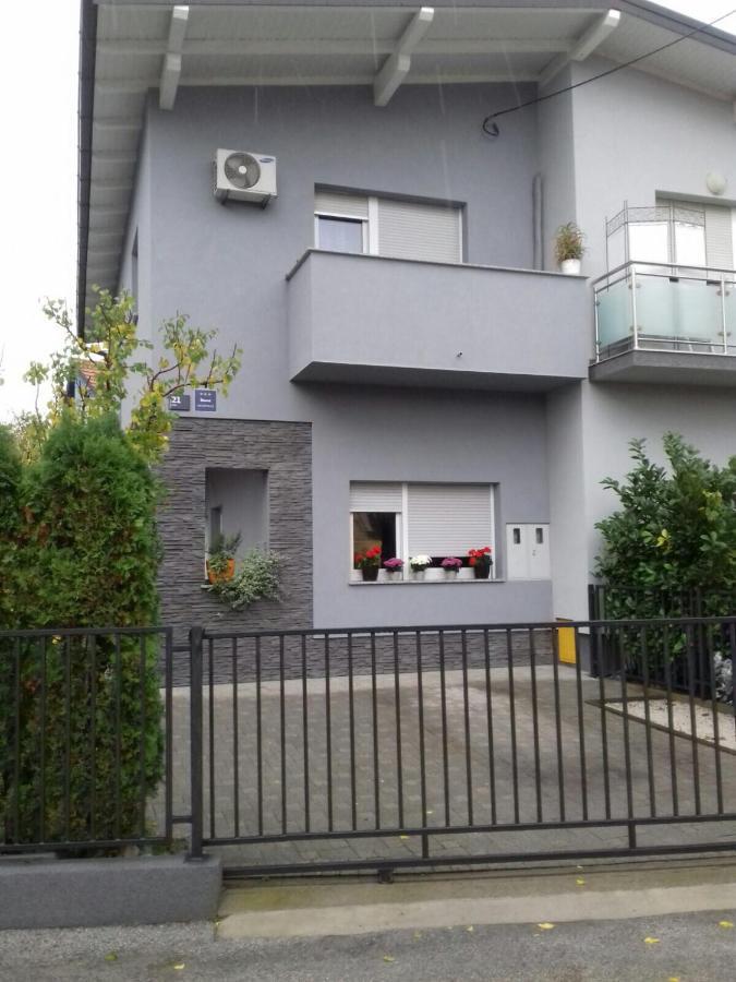 Apartman Trio Maksimir Zagabria Esterno foto